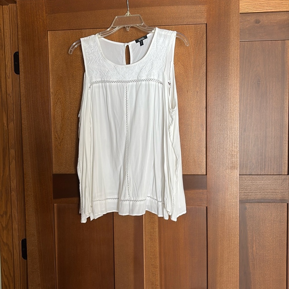 White cotton long sleeved cold shoulder top